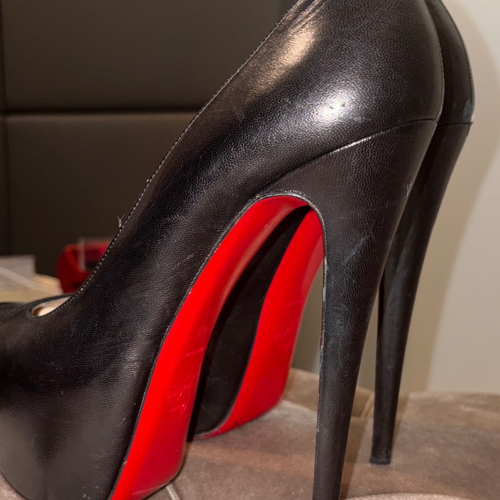 Christian Louboutin Black Heels with Red Soles - Picture 5 of 5
